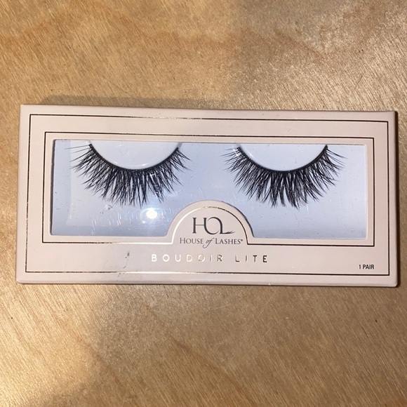 House of Lashes- Boudoir Lite - Picture 1 of 2